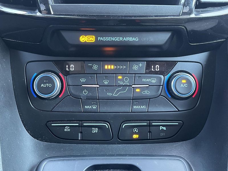 Ford Tourneo Connect (2018) 1.5 EcoBlue 88kW, ČR, Aut. - fotka 16 z 23