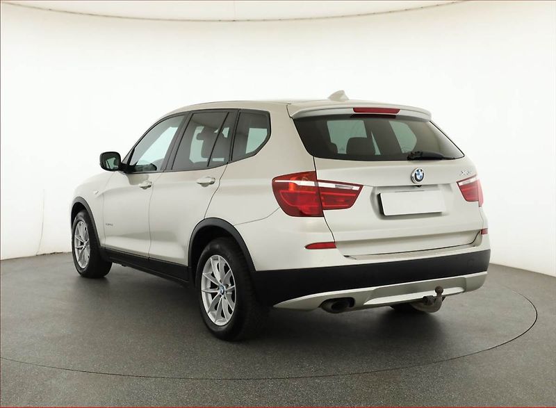 BMW X3 (2013) xDrive20d, 4X4, Automat - fotka 4 z 21