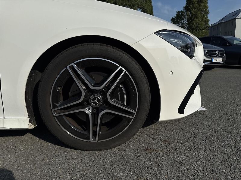 Mercedes-Benz CLA 200 kupé CZ, 1. majitel - fotka 15 z 15