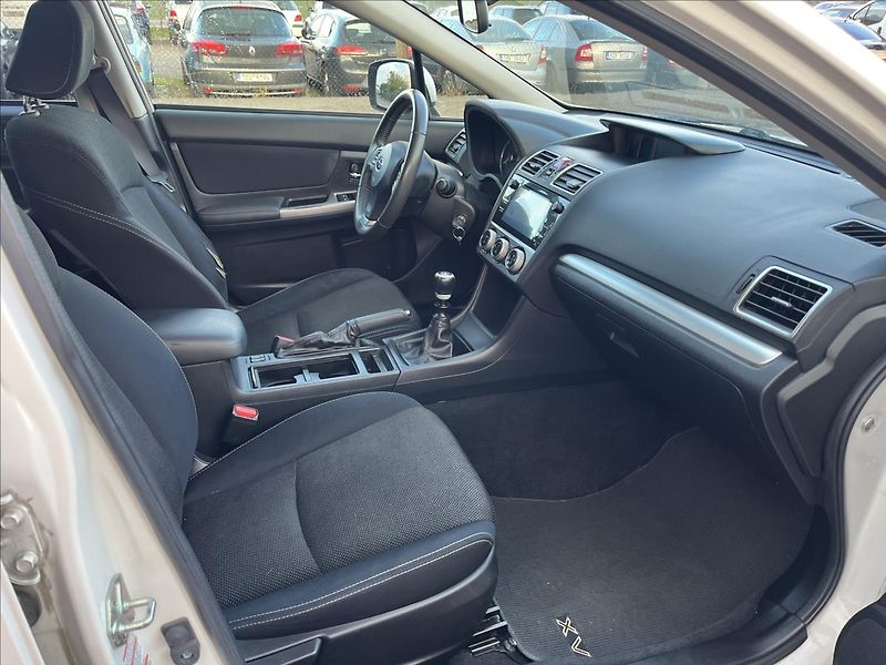 Subaru XV 2,0 D 4x4 108KW KAMERA SERVIS - fotka 10 z 44