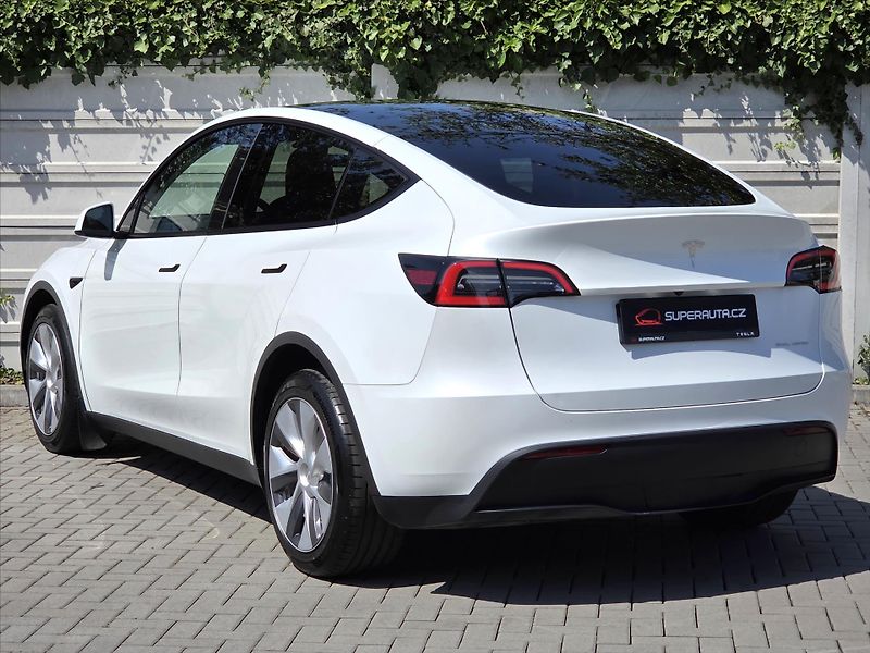 Tesla Model Y LR 4x4 Tažné z. SoH 93.4% 1.ma - fotka 5 z 21