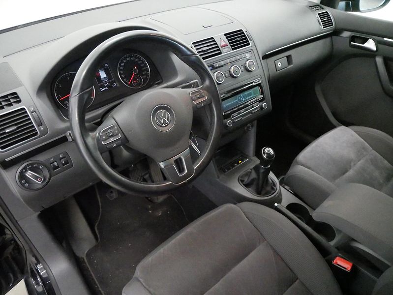 Volkswagen Touran - fotka 5 z 6