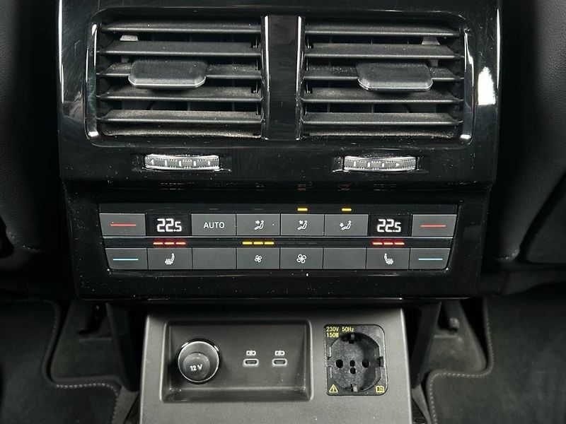 Volkswagen Touareg (2021) V6 3.0TDI 8AT 4MOTION R-Line - fotka 6 z 35