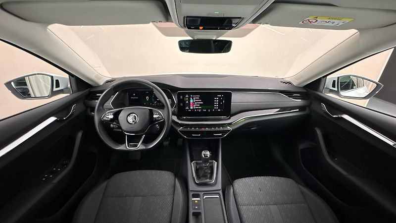 Škoda Octavia 2.0 TDI Style - fotka 8 z 27