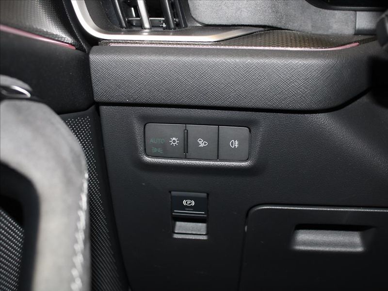Škoda Kodiaq 2,0 TDI 4x4 Sportline 20tkm.TZ - fotka 23 z 35