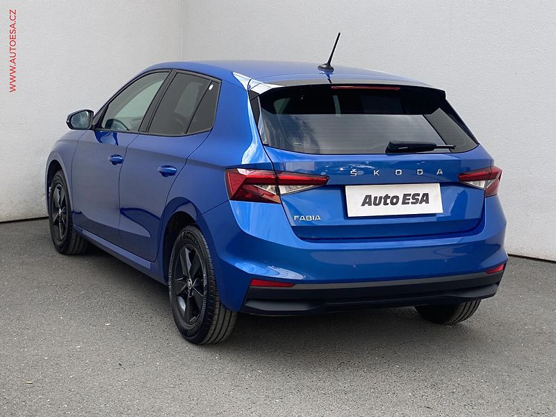 Škoda Fabia (2023) 1.0 MPi, ČR, Ambition, +kola - fotka 6 z 19