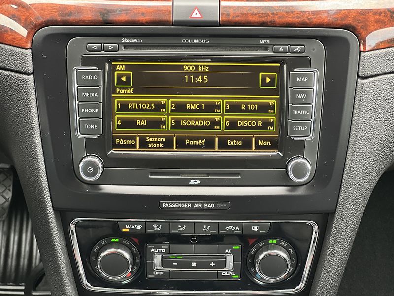 Škoda Superb 2.0TDi 125kw DSG NAVI KŮŽE ALU - fotka 20 z 46