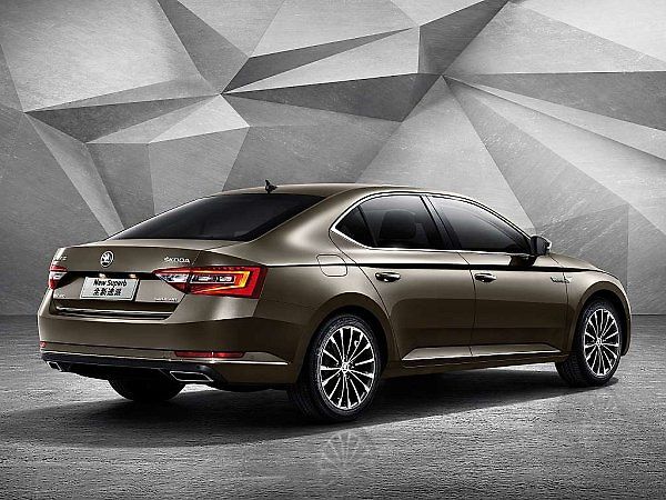 Škoda začala v Číně prodávat nový Superb.