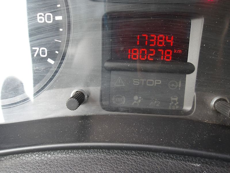 Peugeot Partner Tepee 1,6HDi MULTISPACE(2xšoupačky) - fotka 24 z 33