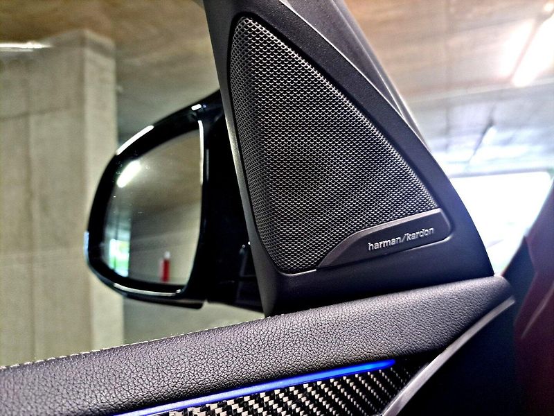 BMW X4 (2019) X4M Competition 510 PS - fotka 36 z 38