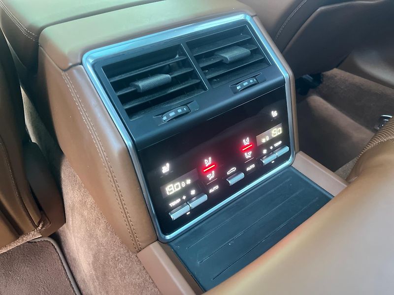Porsche Panamera Turbo - fotka 27 z 30