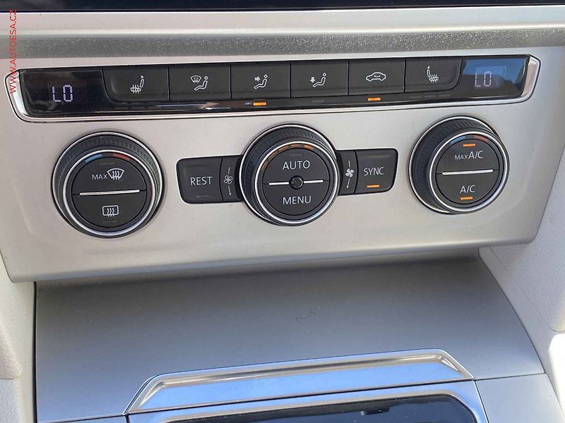 Volkswagen Passat (2018) 2.0 TDi, Comfortline, DSG - fotka 16 z 18