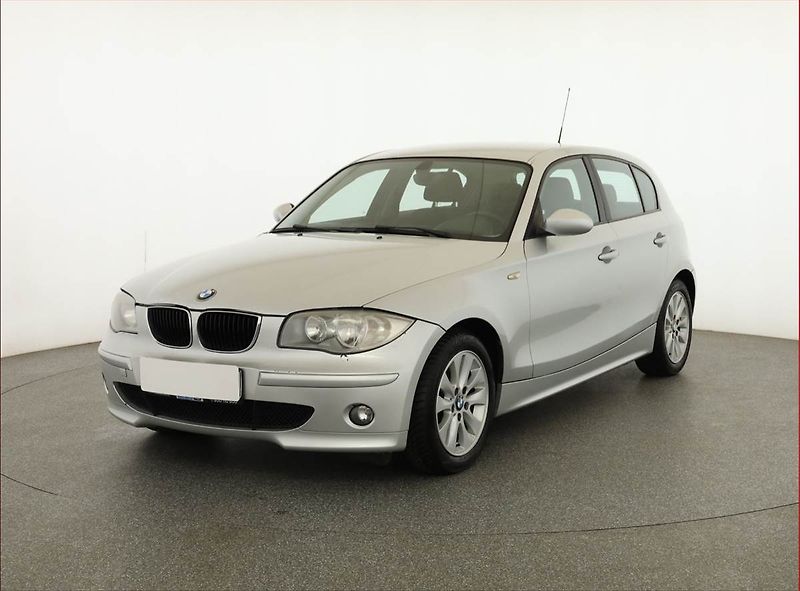 BMW Řada 1 (2006) 118d, Serv.kniha, nová STK - fotka 2 z 15