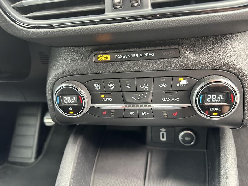 Ford Focus (2018) 2.0TDCi 110KW 1.Majitel ST  - fotka 27 z 34