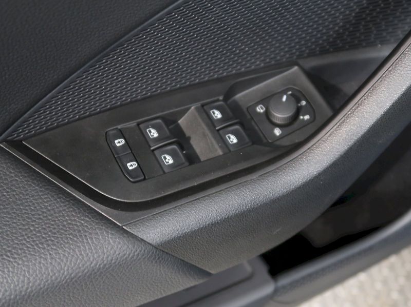 Škoda Octavia (2025) EXCLUSIVE 1.5TSI 110KW CANTON - fotka 42 z 46