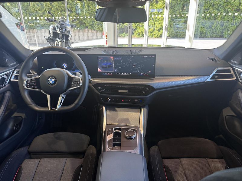 BMW Řada 4 420d xDrive Gran Coupe M-Sport - fotka 8 z 27