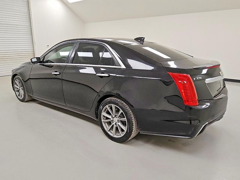 Cadillac CTS (2018) Auto na cestě - fotka 2 z 12