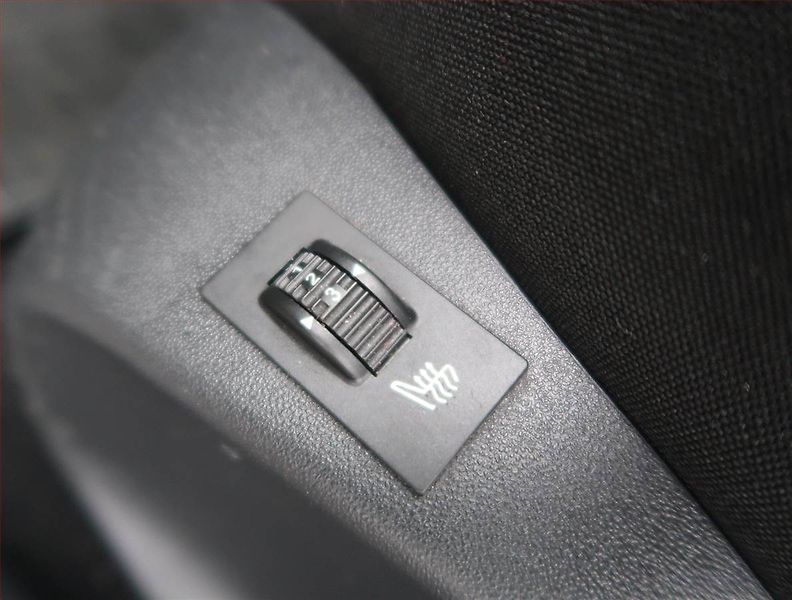 Peugeot 2008 (2019) Active 1.2 PureTech, Tempomat - fotka 16 z 16