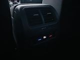 Volkswagen Touran 1.6TDI AUT SERVISKA 7MÍST LED  - náhled 31