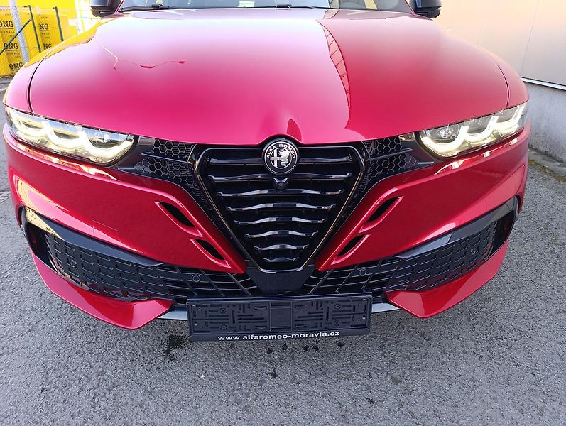 Alfa Romeo Tonale (2026) Sport Speciale 1,5 Ibrida 175k - fotka 12 z 44
