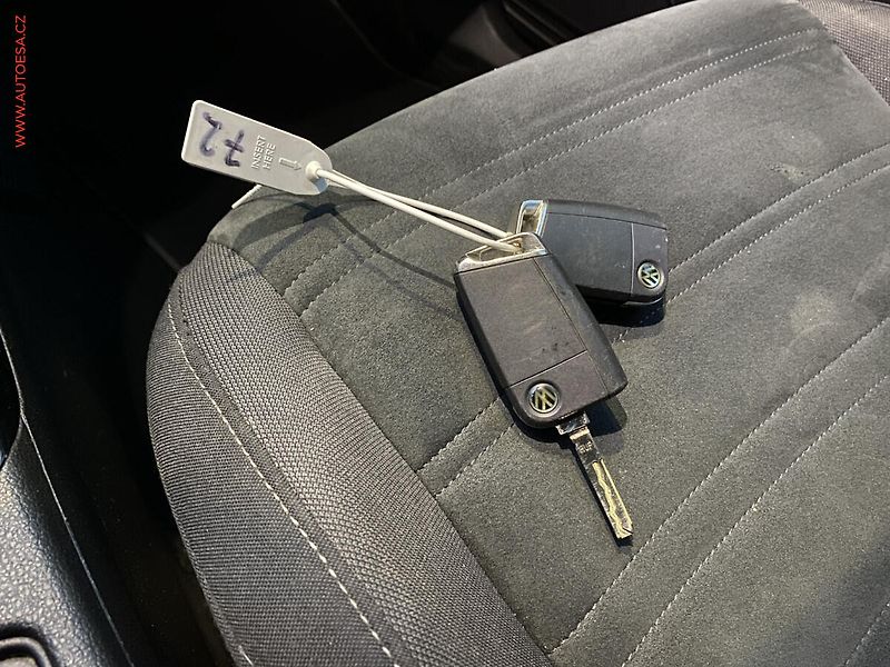 Volkswagen Touran (2018) 1.6TDi 7 míst, DSG, LED - fotka 17 z 17