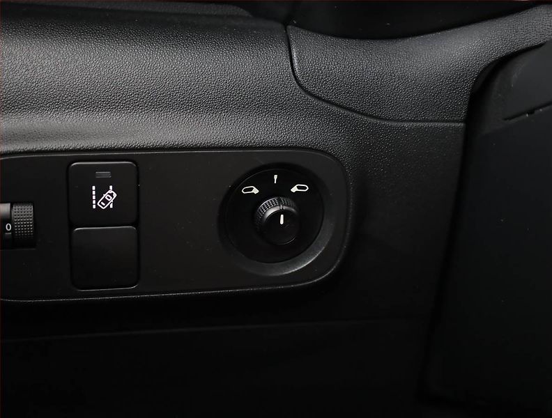 Citroën C3 (2018) 1.2 PureTech, ČR,1.maj - fotka 13 z 16