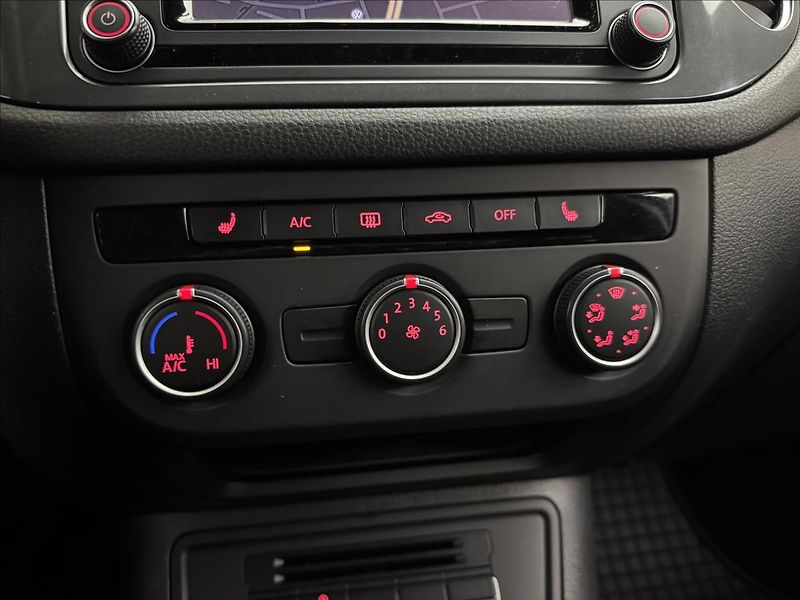Volkswagen Tiguan 2,0 110kW 4X4 NAVI SERVIS TZ - fotka 23 z 41