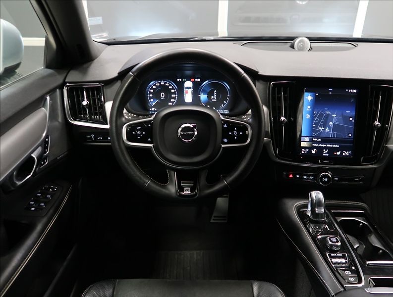 Volvo S90 2,0 T8 TWINENGINE AWD R-DESIGN - fotka 12 z 52