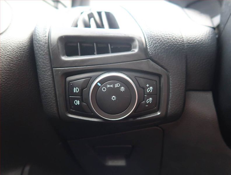 Ford Focus (2015) 2.0 EcoBoost ST, Kůže - fotka 18 z 22