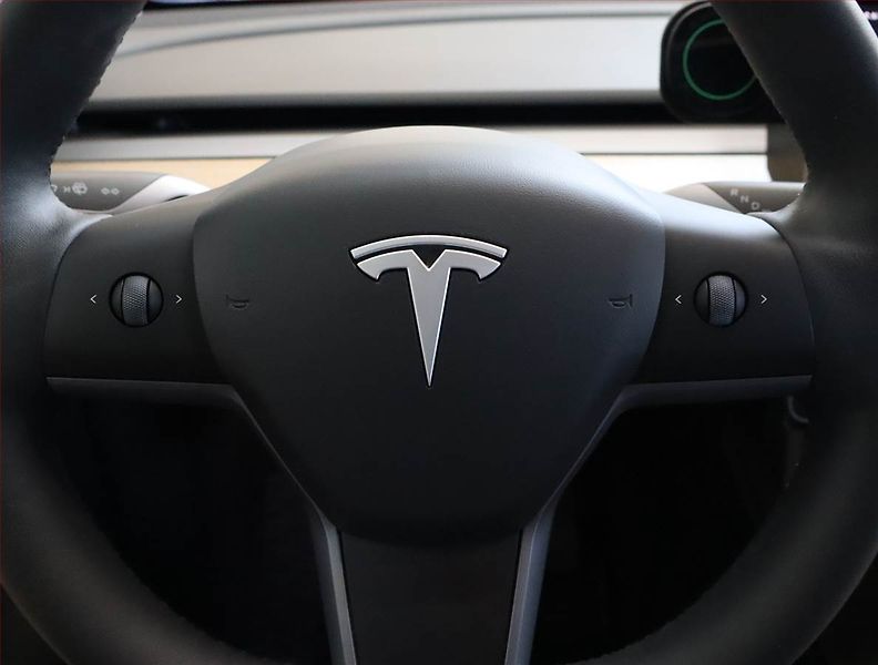 Tesla Model Y (2024) Long Range AWD 79kWh, SoH 95% - fotka 12 z 30