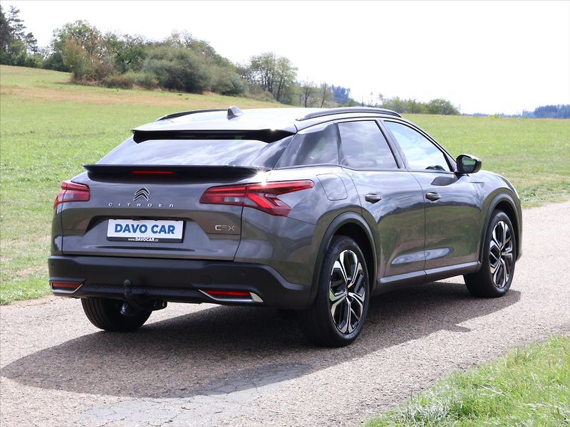 Citroën C5 X 1,6 PT 180k CZ Exclusive DPH - fotka 7 z 37