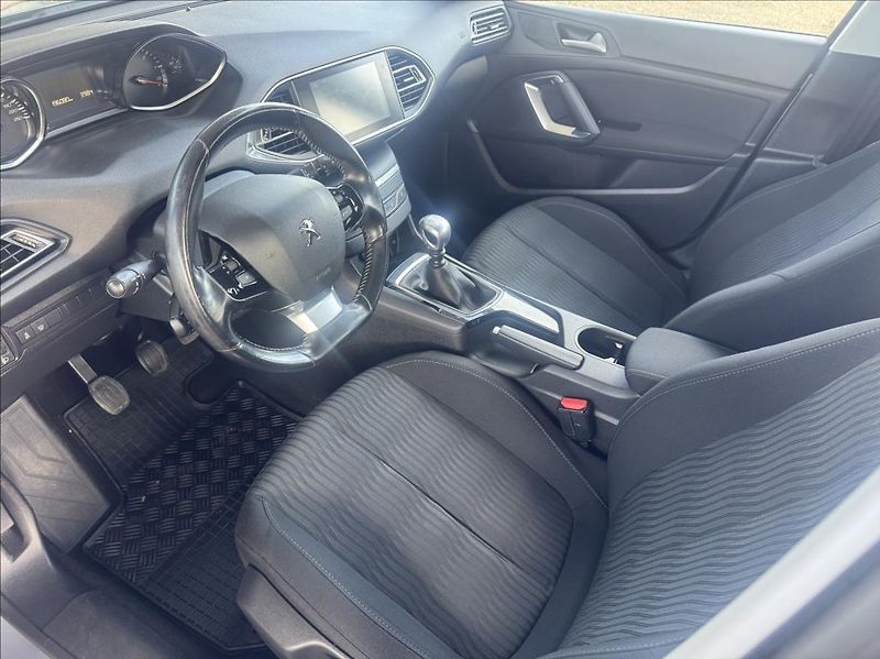 Peugeot 308 1,6 HDI,Servis.Kniha - fotka 10 z 21