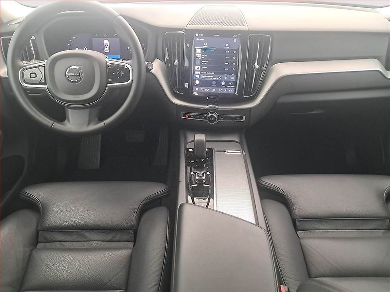 Volvo XC60 (2023) B4 AWD - fotka 8 z 18