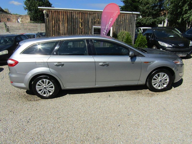Ford Mondeo (2008) 2.0 TDCi GHIA 1.MAJITEL - fotka 9 z 43