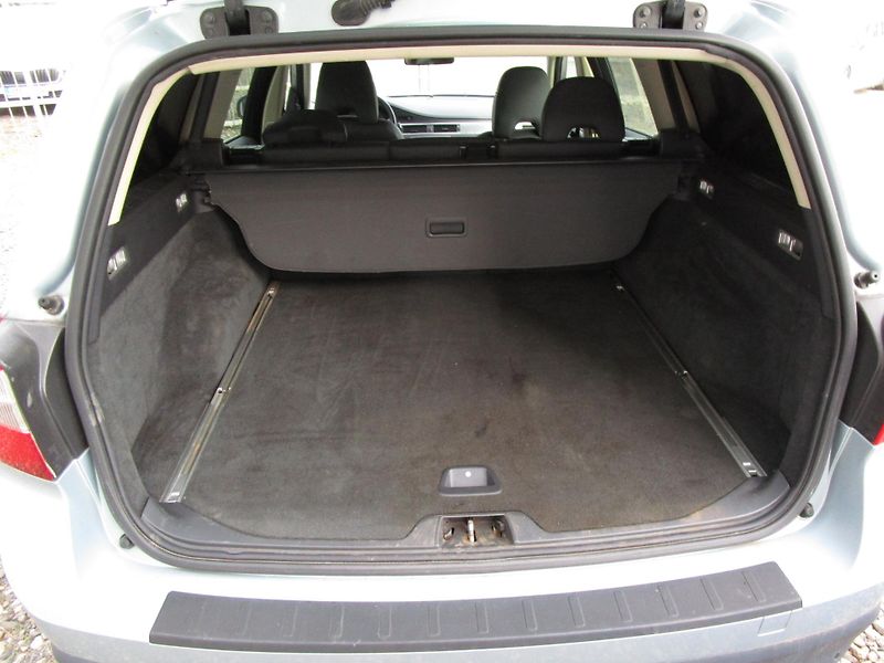 Volvo V70 2,4D-136KW - fotka 6 z 13