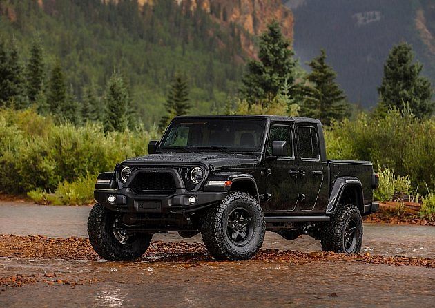 Jeep Gladiator - od 1 699 500 Kč, zdroj: Se svolením Jeep