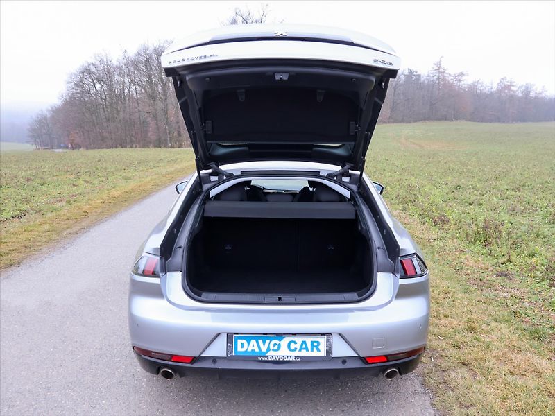 Peugeot 508 1,6 PureTech 133KW GTLINE - fotka 9 z 39