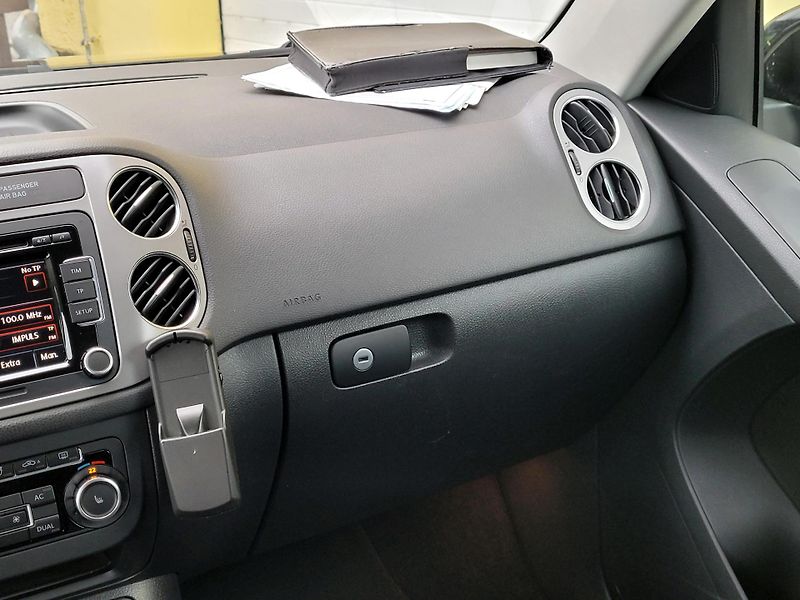 Volkswagen Tiguan 1,4 TSi 4motion SPORT SERV.KN - fotka 28 z 40