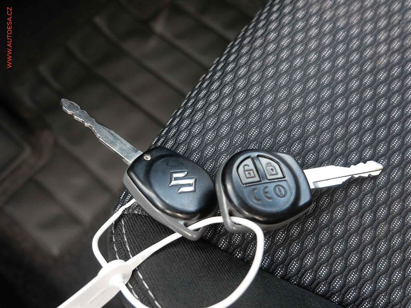 Suzuki Vitara (2017) 1.6 VVT, Comfort, kamera, - fotka 23 z 23