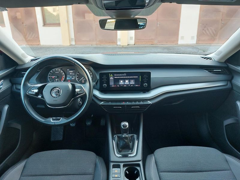 Škoda Octavia 2,0 TDi 85kw Ambition Plus - fotka 12 z 16