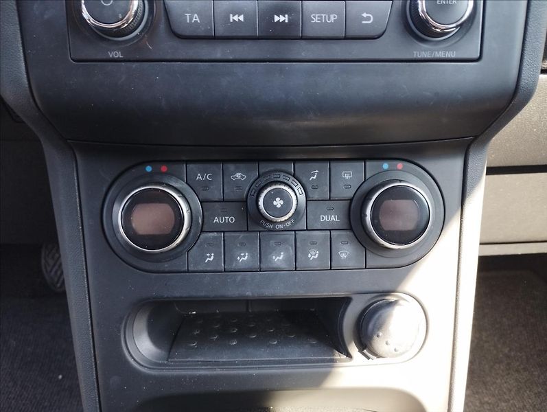 Nissan Qashqai 1,6 - fotka 14 z 15