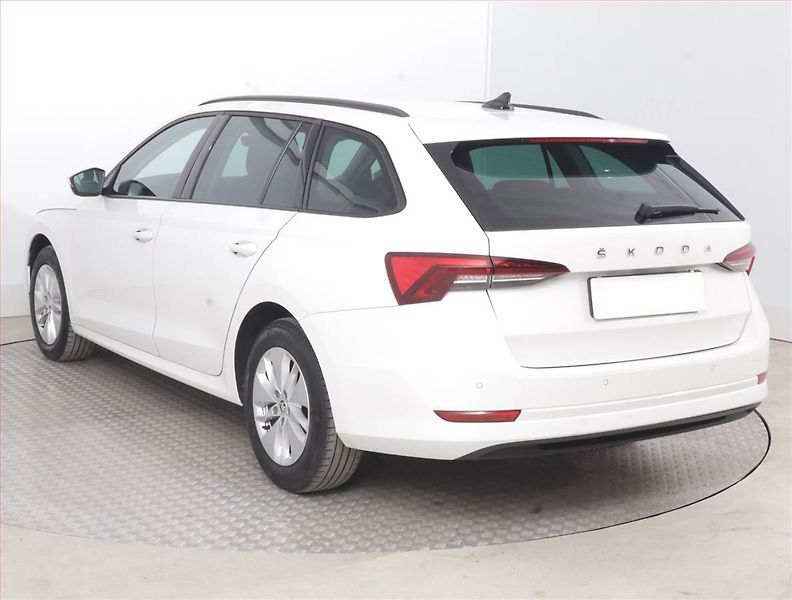 Škoda Octavia (2022) Ambition 2.0 TDI, ČR,1.maj - fotka 4 z 15