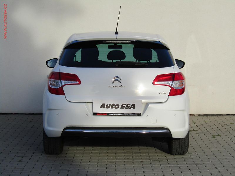Citroën C4 (2012) 1.6HDi, ČR, AC, STK5/28 - fotka 5 z 15