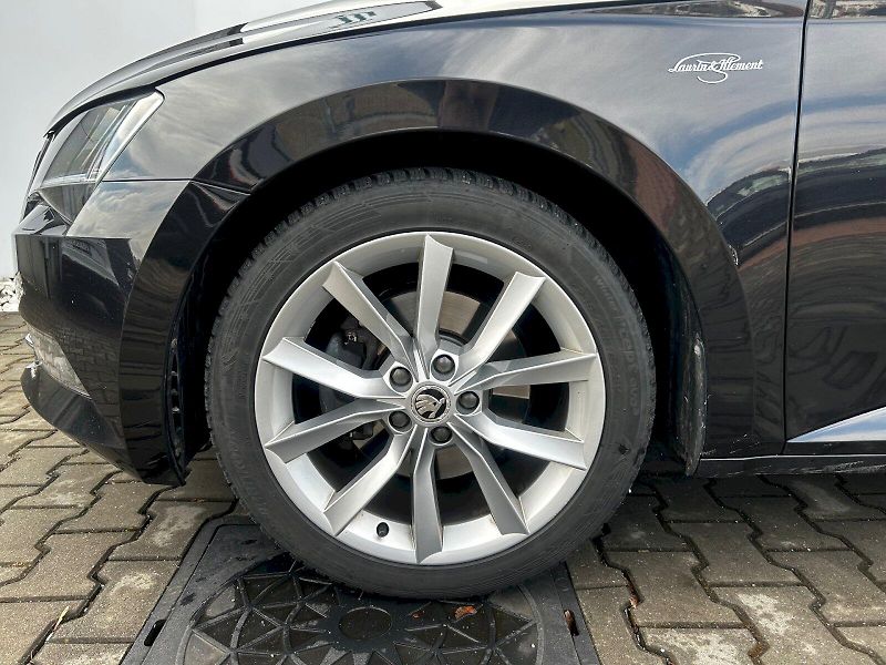 Škoda Superb (2018) 1.5 TSI 110kW ACT DSG Style+ - fotka 32 z 35