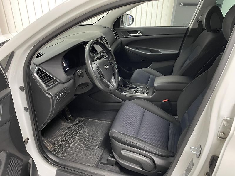 Hyundai Tucson 1.6 T-GDi 4x4 AT ČR 1.MAJ SER. - fotka 20 z 28