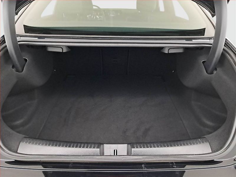 Mercedes-Benz CLA (2024) 200 d - fotka 14 z 19