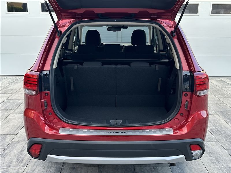 Mitsubishi Outlander 2,2 DI-D 150PS  Intense+ -7 4x - fotka 39 z 53