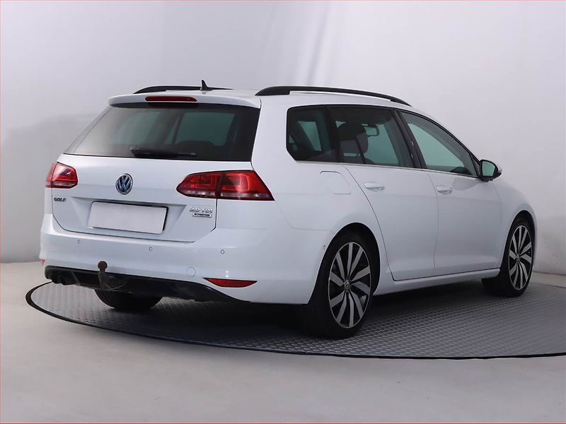 Volkswagen Golf (2015) 2.0 TDI, Automat, Serv.kniha - fotka 5 z 22