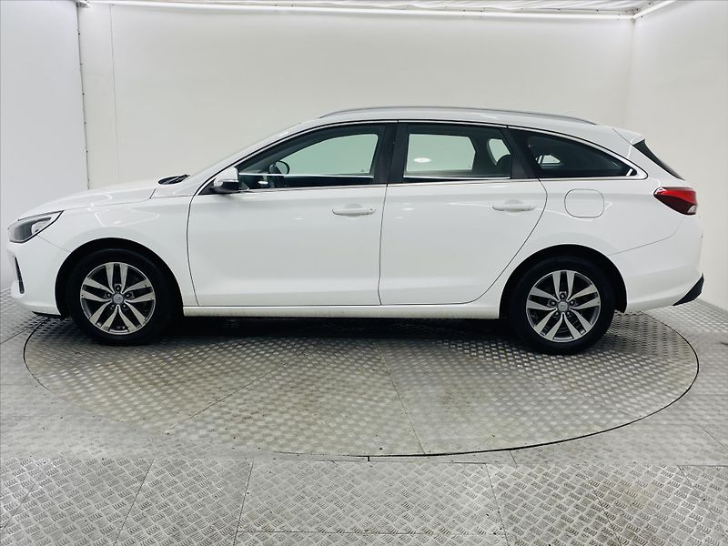 Hyundai i30 1,6 CRDi 81kW Style - fotka 3 z 23