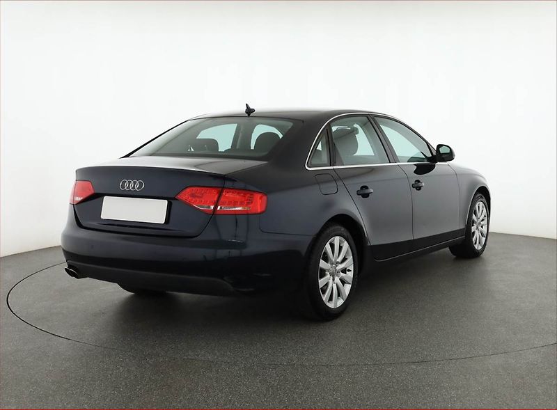 Audi A4 (2010) 1.8 TFSI, Serv.kniha, Navi - fotka 5 z 16